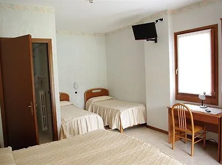 Andreis Отель Кавайон-Веронезе